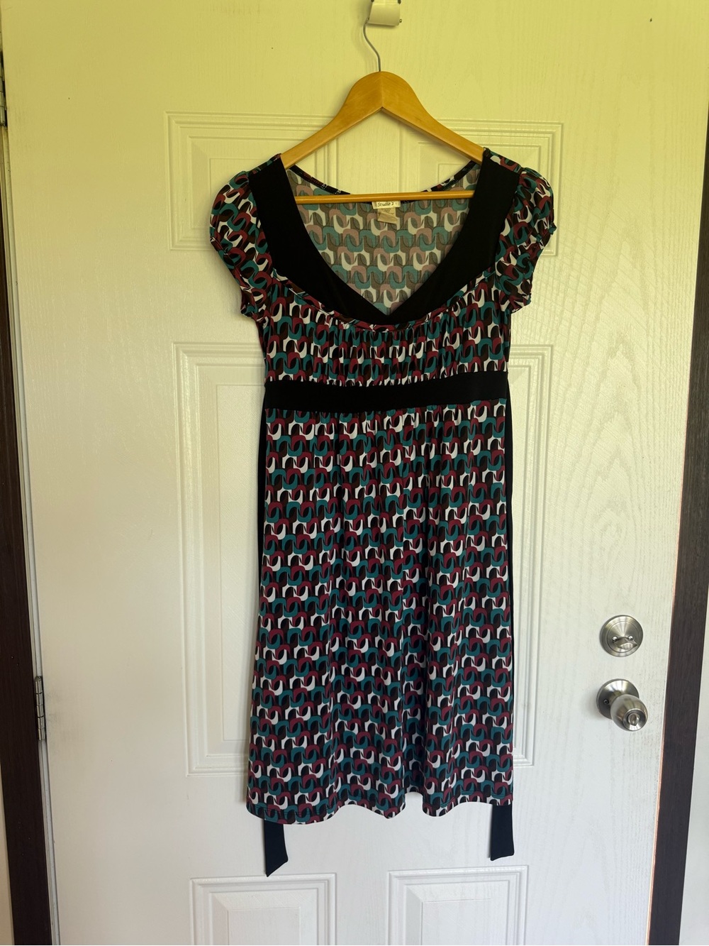 2 for $15 sale: Studio Y v-neck, empire, wasted dress attached belt geometric
